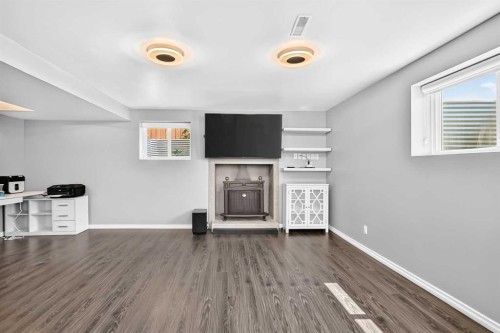 4932 Rundlehorn Drive Ne, Calgary, AB - Indoor Photo Showing Other Room
