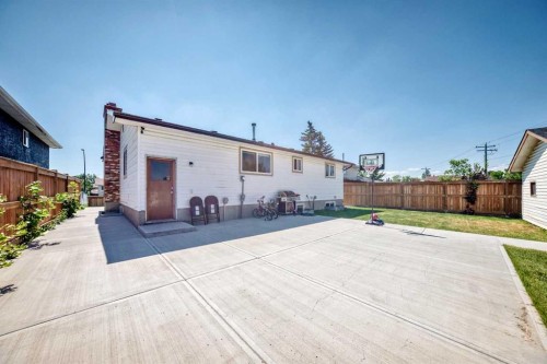 4932 Rundlehorn Drive Ne, Calgary, AB - Outdoor