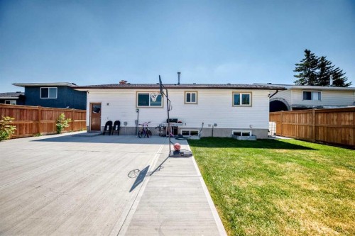 4932 Rundlehorn Drive Ne, Calgary, AB - Outdoor