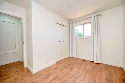 1176 Penrith Crescent Se, Calgary, AB - Indoor Photo Showing Other Room