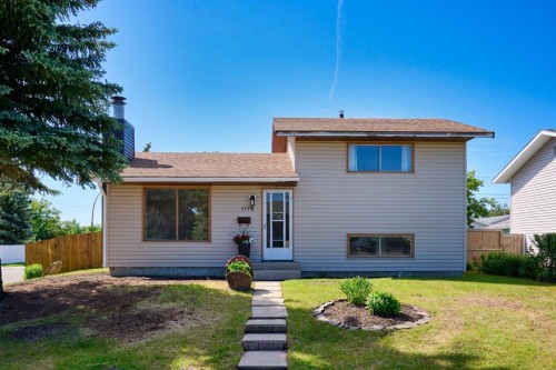 1176 Penrith Crescent Se, Calgary, AB - Outdoor