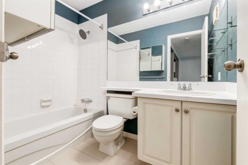 4203-385 Patterson Hill Sw, Calgary, AB - Indoor Photo Showing Bathroom