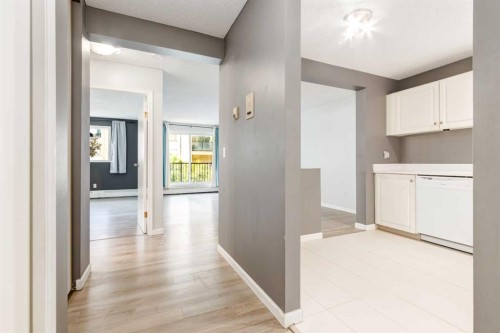 4203-385 Patterson Hill Sw, Calgary, AB - Indoor