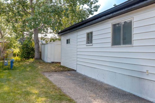 3223 83 Street, Calgary, AB 