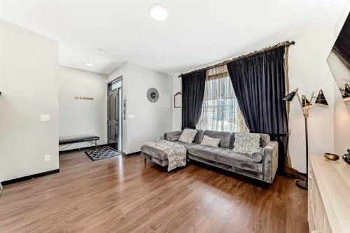 36 Howse Heights Ne, Calgary, AB - Indoor