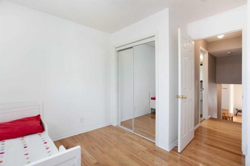 235 Templemont Drive Ne, Calgary, AB - Indoor Photo Showing Bedroom