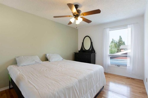 235 Templemont Drive Ne, Calgary, AB - Indoor Photo Showing Bedroom