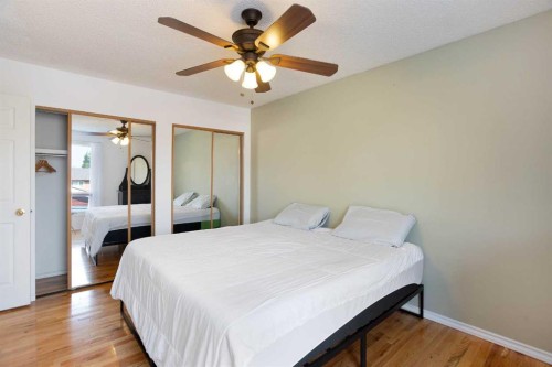 235 Templemont Drive Ne, Calgary, AB - Indoor Photo Showing Bedroom