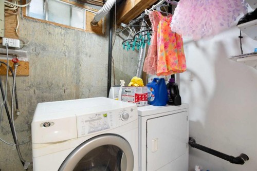 235 Templemont Drive Ne, Calgary, AB - Indoor Photo Showing Laundry Room