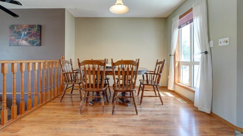 529 53 Avenue West, Claresholm, AB - Indoor Photo Showing Dining Room