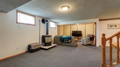 529 53 Avenue West, Claresholm, AB - Indoor Photo Showing Other Room