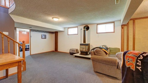 529 53 Avenue West, Claresholm, AB - Indoor Photo Showing Basement
