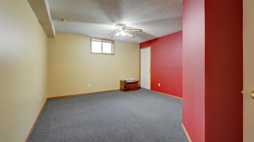 529 53 Avenue West, Claresholm, AB - Indoor