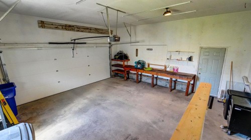 529 53 Avenue West, Claresholm, AB - Indoor Photo Showing Garage