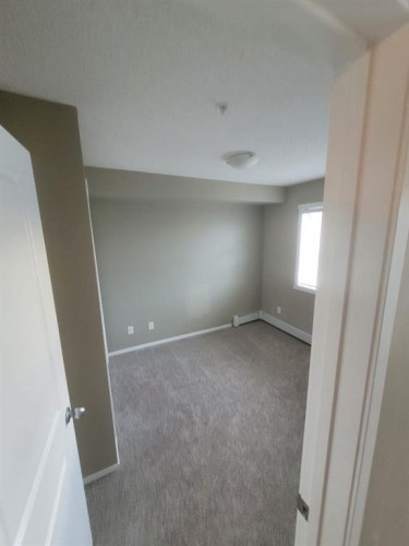 2238-81 Legacy Boulevard Se, Calgary, AB - Indoor Photo Showing Other Room