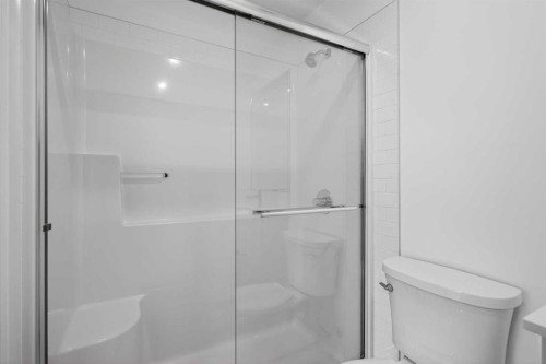 3201-6 Merganser Drive West, Chestermere, AB - Indoor Photo Showing Bathroom