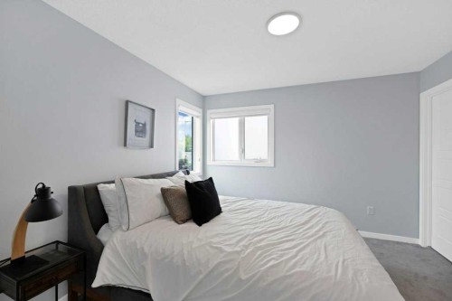 3306 2 Street Ne, Calgary, AB - Indoor Photo Showing Bedroom