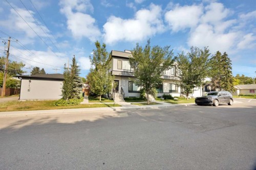 3306 2 Street Ne, Calgary, AB - Outdoor