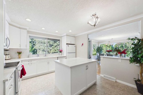 10716 Mapleshire Crescent Se, Calgary, AB 