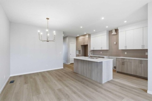 37 Rosemary Gardens Se, Calgary, AB - Indoor Photo Showing Kitchen