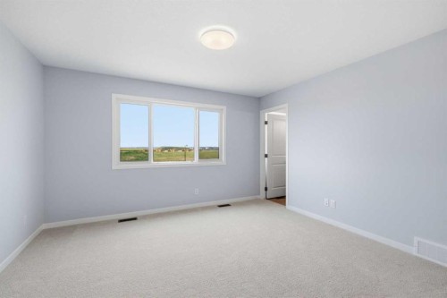 37 Rosemary Gardens Se, Calgary, AB - Indoor Photo Showing Other Room
