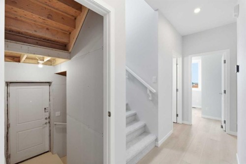 37 Rosemary Gardens Se, Calgary, AB - Indoor Photo Showing Other Room