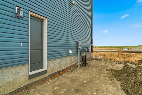37 Rosemary Gardens Se, Calgary, AB - Outdoor