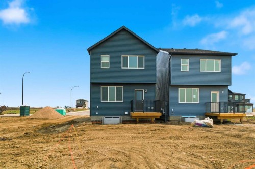 37 Rosemary Gardens Se, Calgary, AB - Outdoor