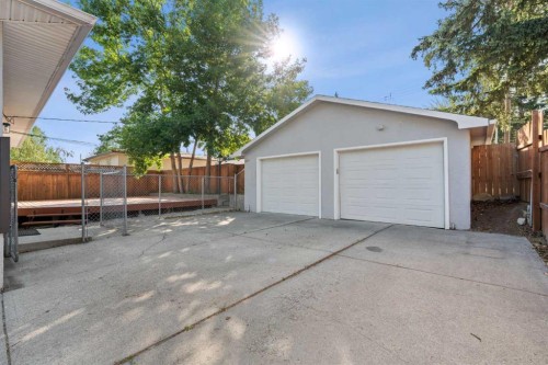 15 Hunter Street Nw, Calgary, AB 