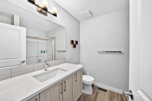 1213 Sage Hill Grove Nw, Calgary, AB - Indoor Photo Showing Bathroom