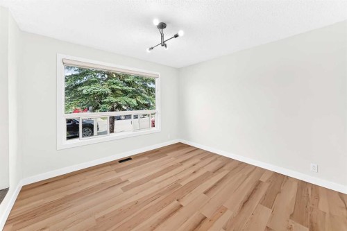 28 Whiteram Close Ne, Calgary, AB - Indoor Photo Showing Other Room