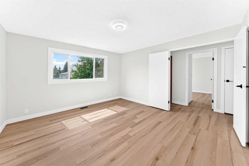 28 Whiteram Close Ne, Calgary, AB - Indoor Photo Showing Other Room