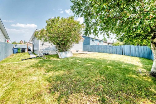 28 Whiteram Close Ne, Calgary, AB - Outdoor