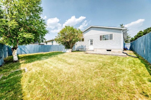 28 Whiteram Close Ne, Calgary, AB - Outdoor