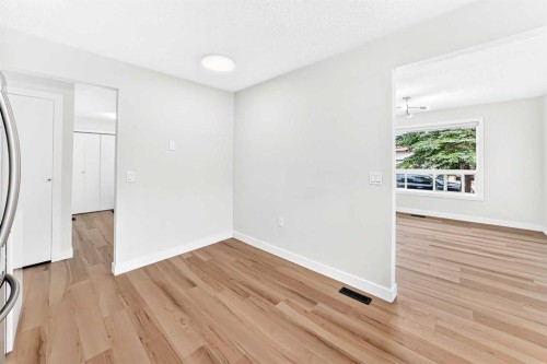 28 Whiteram Close Ne, Calgary, AB - Indoor Photo Showing Other Room