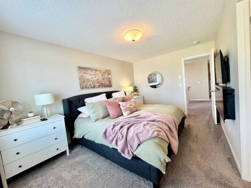 35 Walden Mount Se, Calgary, AB - Indoor Photo Showing Bedroom