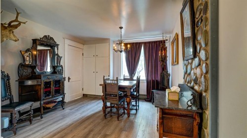 4309 2 Street West, Claresholm, AB - Indoor