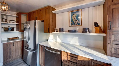 4309 2 Street West, Claresholm, AB - Indoor Photo Showing Kitchen