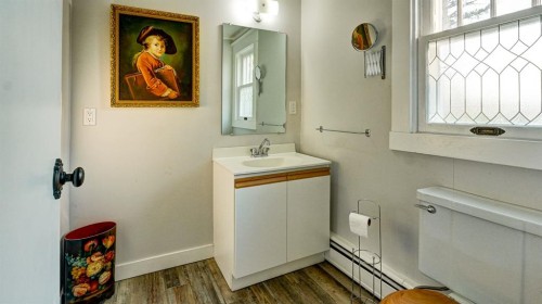 4309 2 Street West, Claresholm, AB - Indoor Photo Showing Bathroom