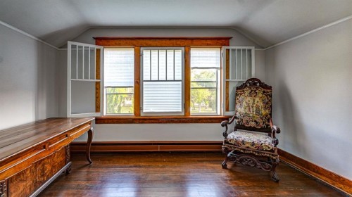 4309 2 Street West, Claresholm, AB - Indoor