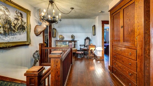 4309 2 Street West, Claresholm, AB - Indoor