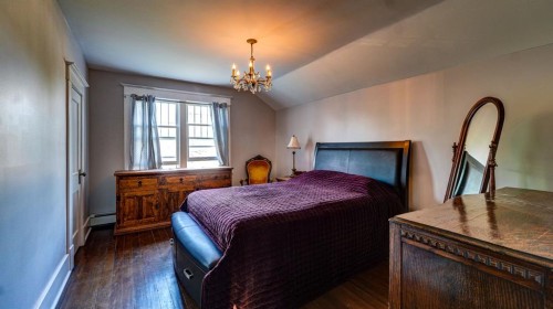 4309 2 Street West, Claresholm, AB - Indoor Photo Showing Bedroom
