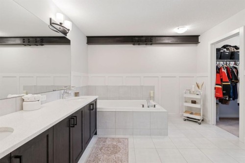 206 Riviera View, Cochrane, AB - Indoor Photo Showing Bathroom