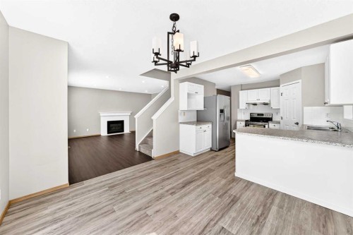 87 Citadel Peak Circle Nw, Calgary, AB - Indoor Photo Showing Kitchen