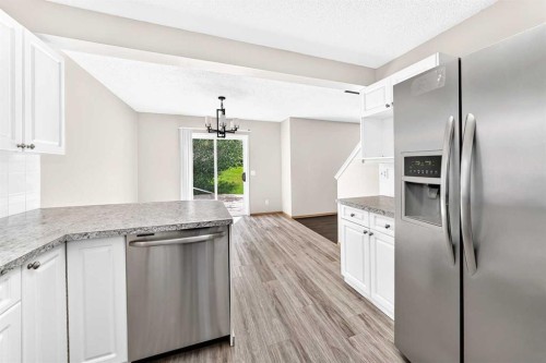 87 Citadel Peak Circle Nw, Calgary, AB - Indoor Photo Showing Kitchen