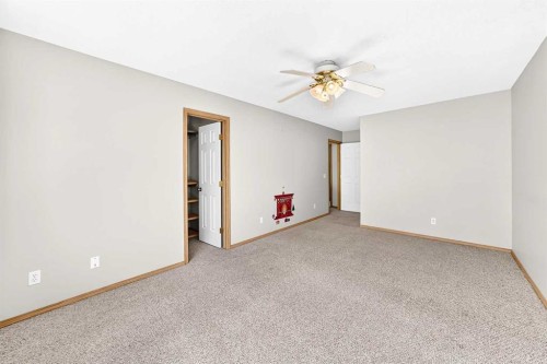 87 Citadel Peak Circle Nw, Calgary, AB - Indoor Photo Showing Other Room