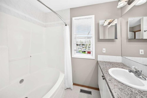 87 Citadel Peak Circle Nw, Calgary, AB - Indoor Photo Showing Bathroom