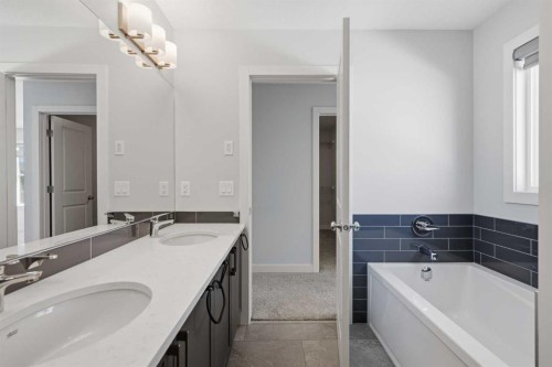 71 Belvedere Green Se, Calgary, AB - Indoor Photo Showing Bathroom