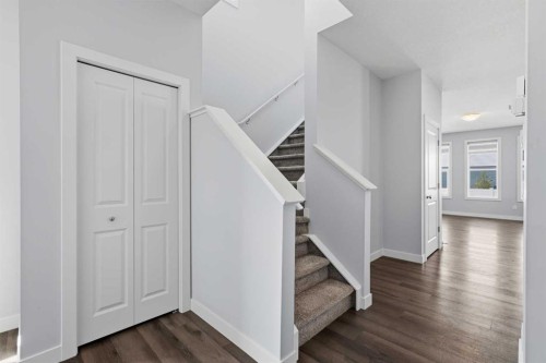 71 Belvedere Green Se, Calgary, AB - Indoor Photo Showing Other Room