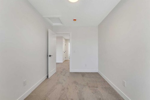 203-8850 48 Street Ne, Calgary, AB - Indoor Photo Showing Other Room